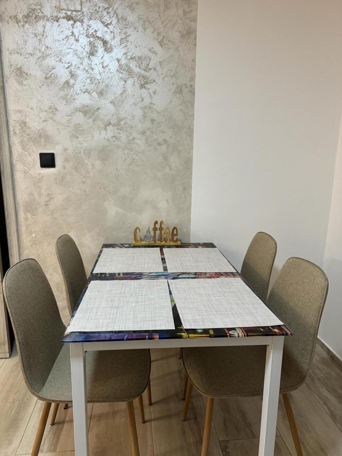 Luxury Young Residence Iasi Ngoại thất bức ảnh