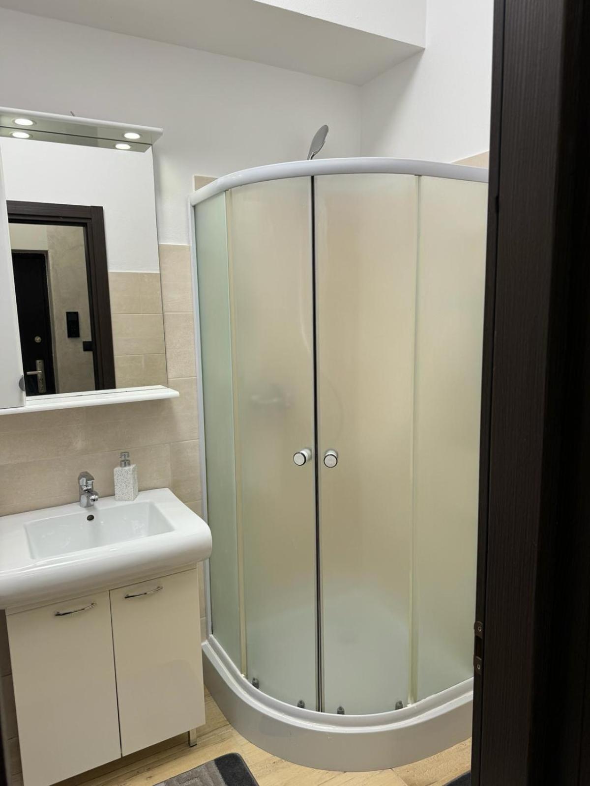 Luxury Young Residence Iasi Ngoại thất bức ảnh